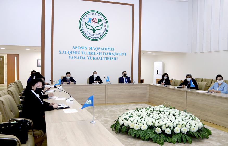 “Ҳукумат соати”да ЕОИИ билан ҳамкорлик масаласи муҳокама этилди