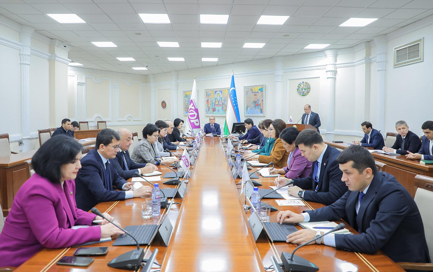 Qonunlarda fuqarolarning huquq va manfaatlari himoyasi ham, sanksiyalar ham aniq belgilanishi lozim