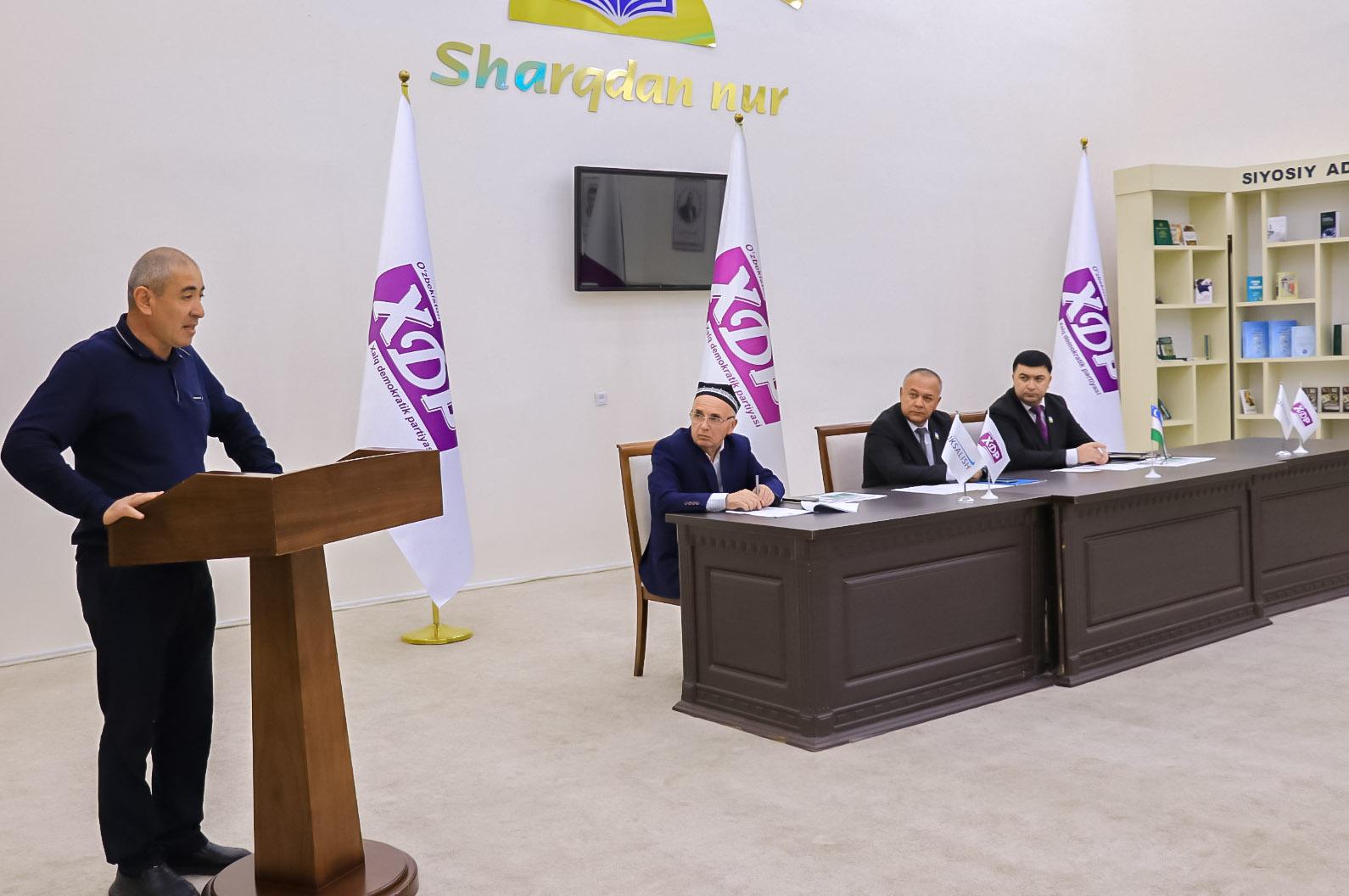 Navoiyda kambag‘allikni qisqartirish masalasida jamoatchilik eshituvi o‘tkazildi