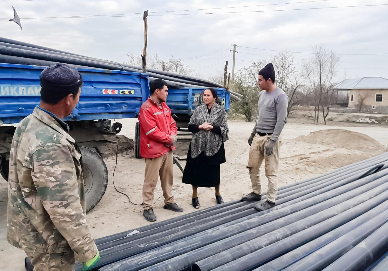 Deputat tashabbusi bilan har bir xonadonga toza ichimlik suvi kirib bormoqda