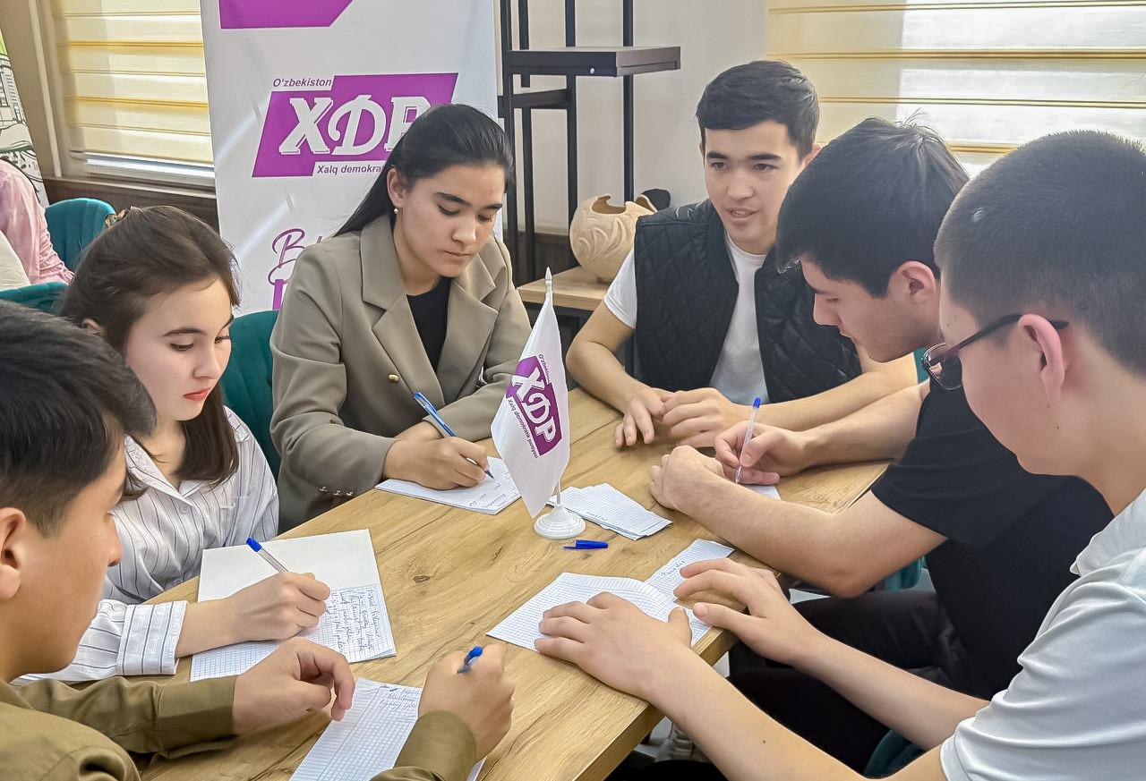 Surxondaryoda “Siyosatdagi yoshlar” intellektual turniri o‘tkazildi