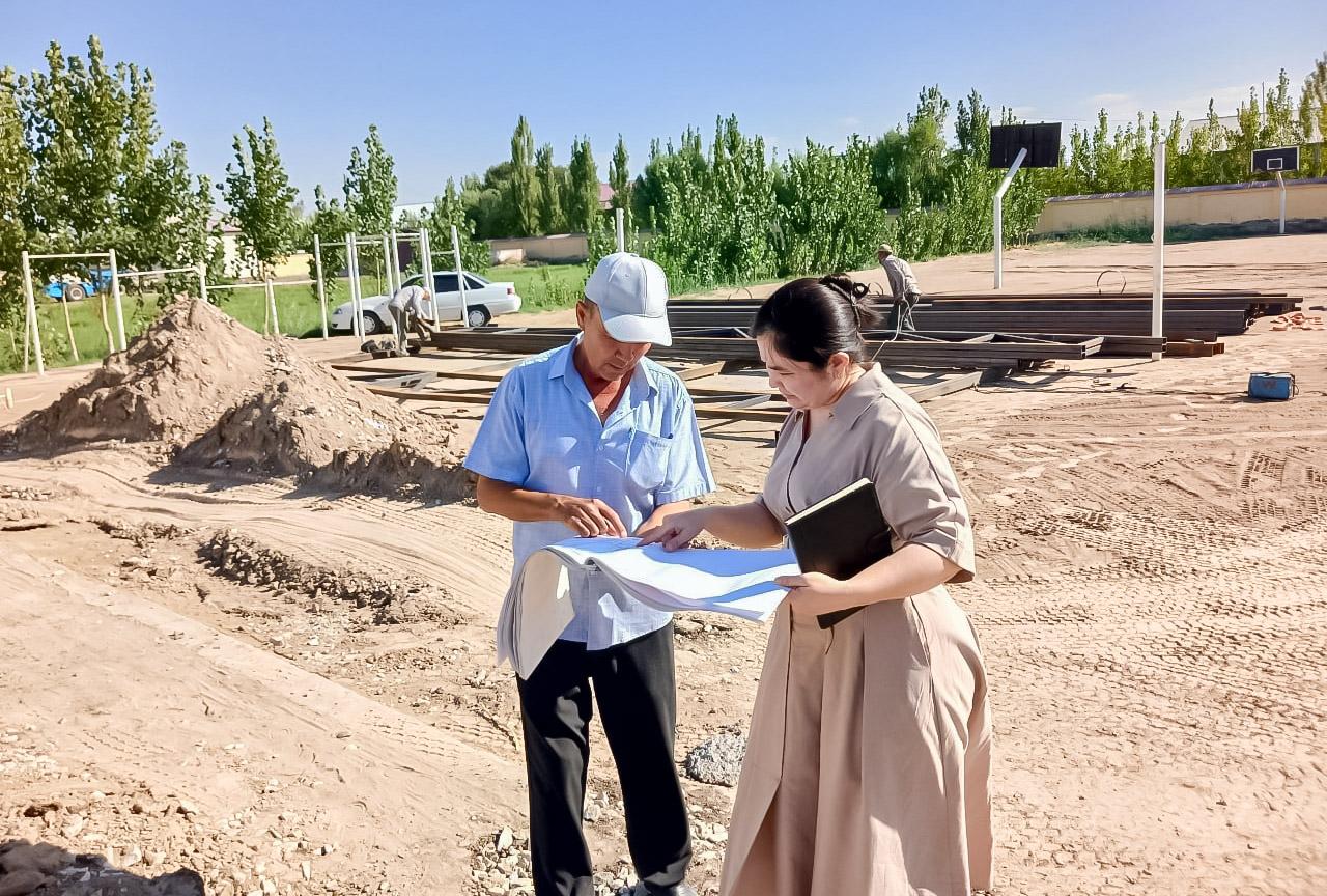 Deputat maktabdagi qurilish ishlari bilan tanishdi