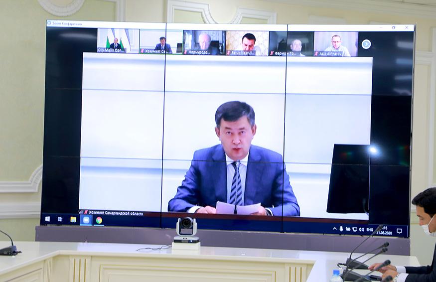 Пандемия шароитида яшаш ва ишлашга ўрганиш: Самарқанд вилоятидаги вазият муҳокама этилди