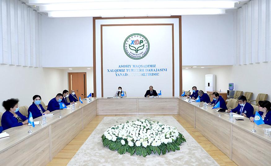 Эҳтиёжманд аёллар ва ёшларни қўллаб-қувватлашда Халқ демократик партияси фаол қатнашади