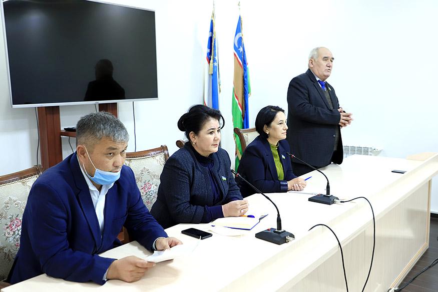 Мўйноқдаги муаммолар маҳаллий ҳокимият вакиллари билан муҳокама этилди
