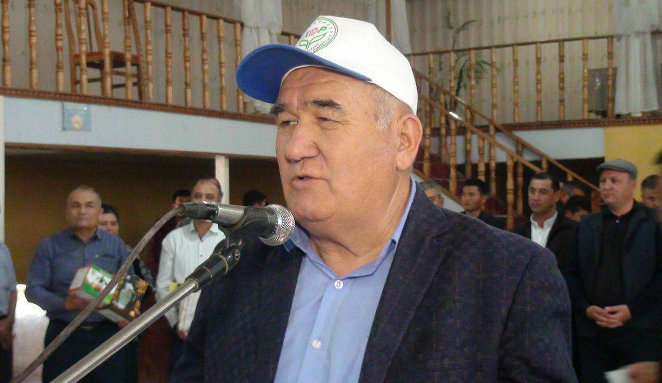Қорақалпоғистондаги депутатларимиз ҳашарда бўлди