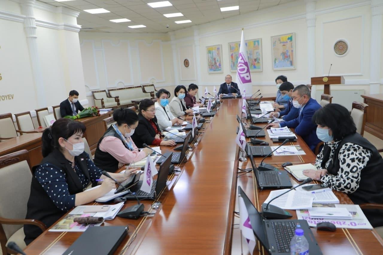 Фракцияда Ҳукумат ҳисоботи эшитилди