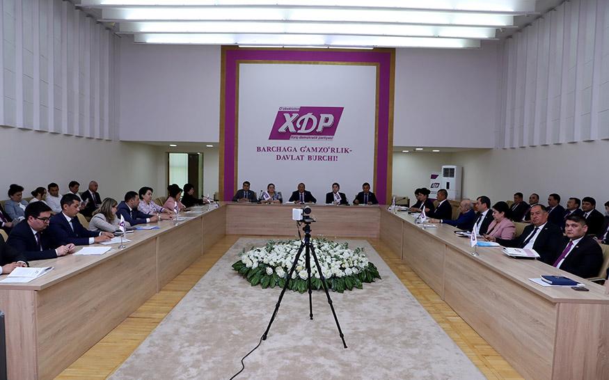 ЎзХДП депутатлик назоратини кучайтириш бўйича вертикал тизим жорий этмоқда