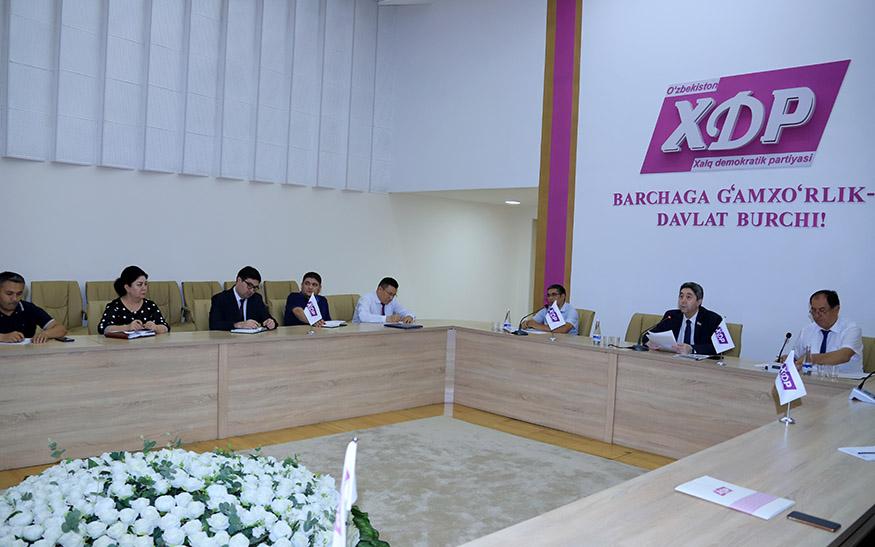 Умумхалқ муҳокамаси жараёнларида фаол иштирок этамиз