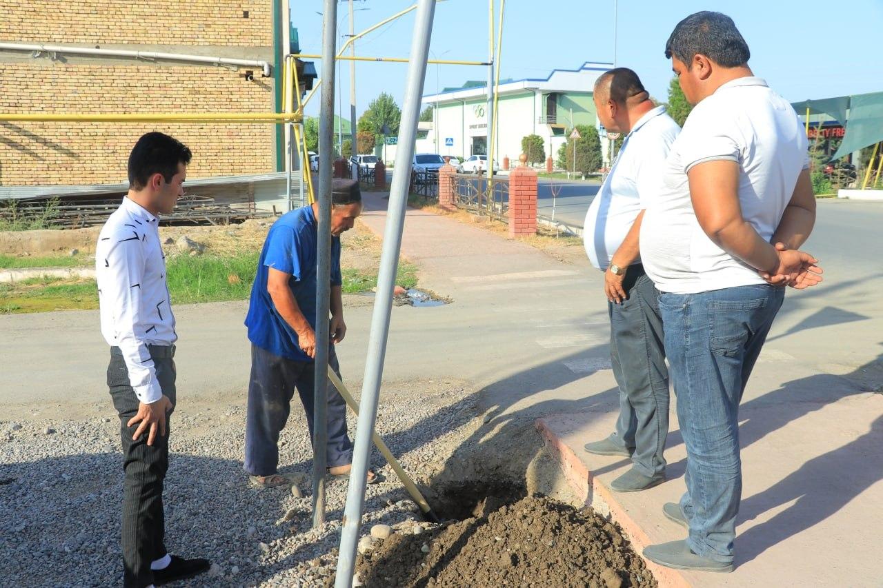 Фуқаролар мурожаатлари жойида ҳал этилмоқда.