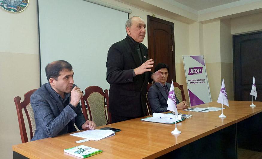 Депутатлар аҳолига меҳнат қонунчилигидаги янгиликларни тушунтирмоқда