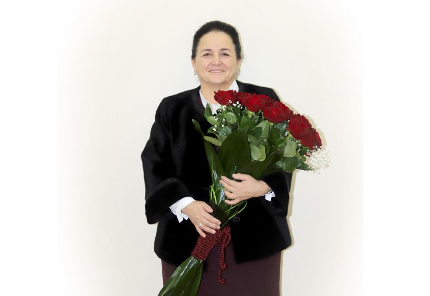 Мунис ва мард аёлга табрик!