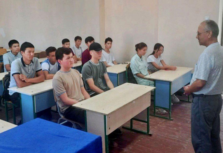 "QONUNCHILIK YOSHLAR NIGOHIDA"