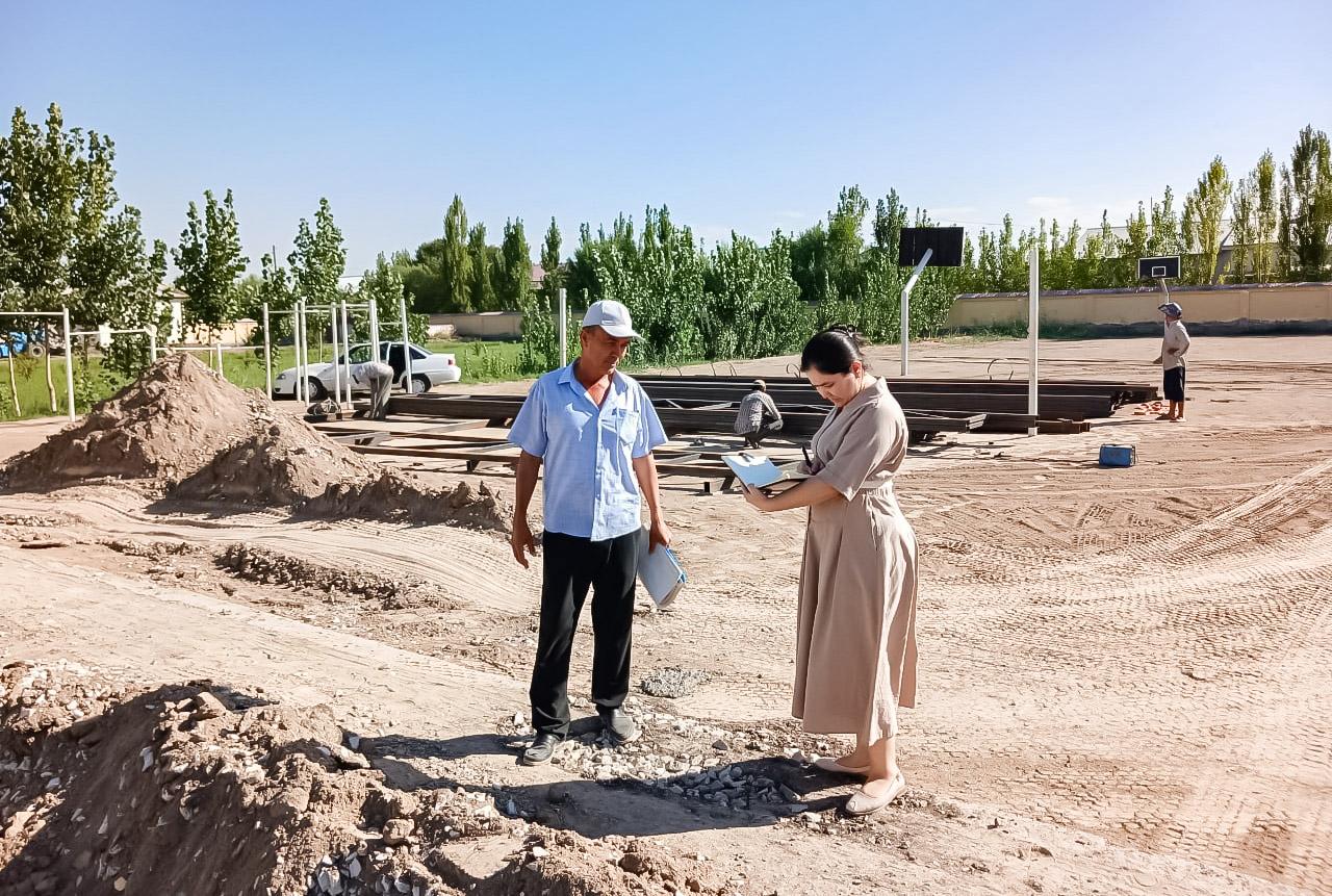 Deputat maktabdagi qurilish ishlari bilan tanishdi