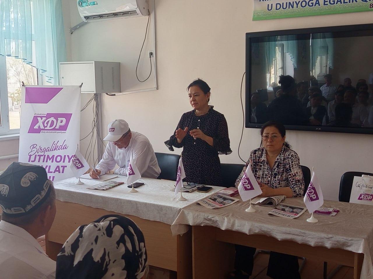 Deputatlar aholi murojaatlarini o‘rganmoqda