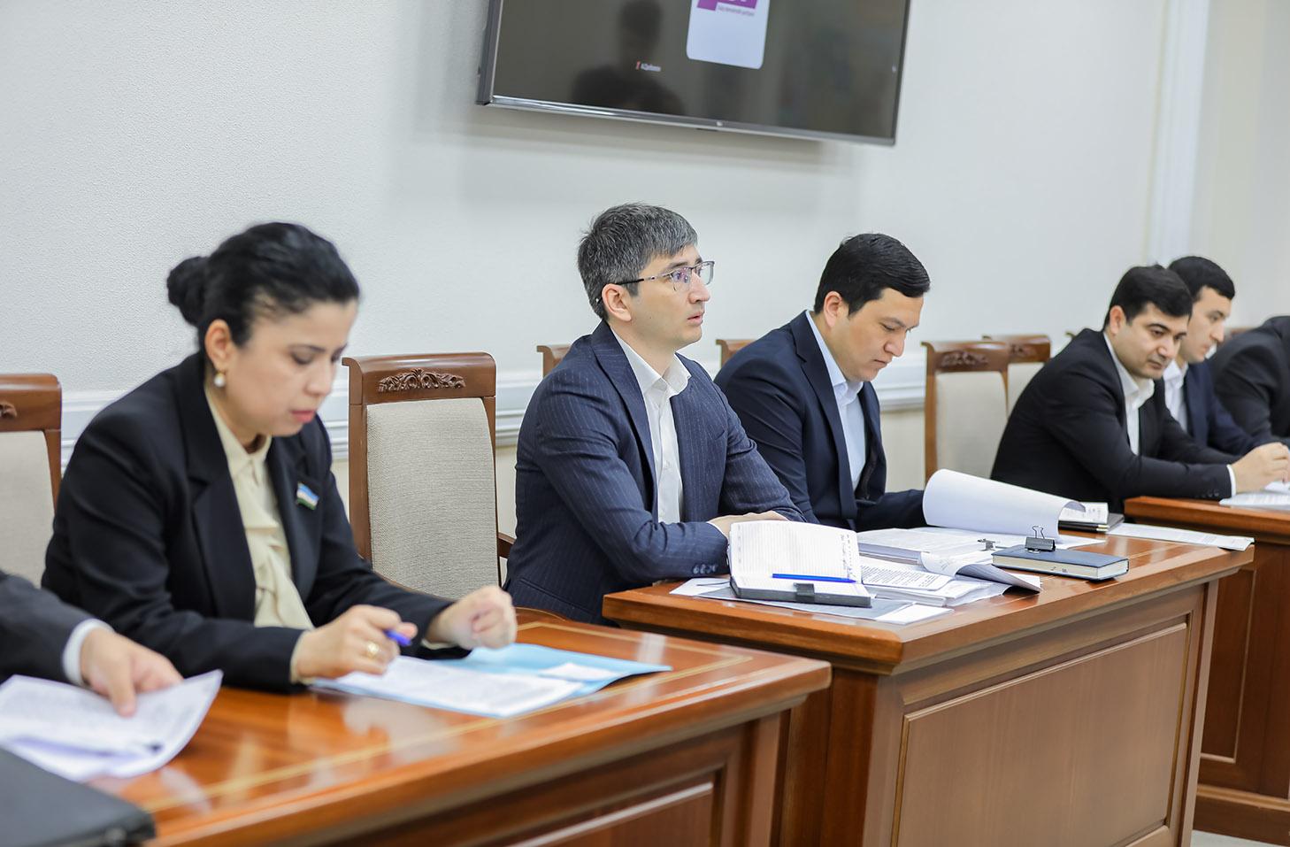 Қонун лойиҳалари партия позицияси асосида муҳокама қилинди