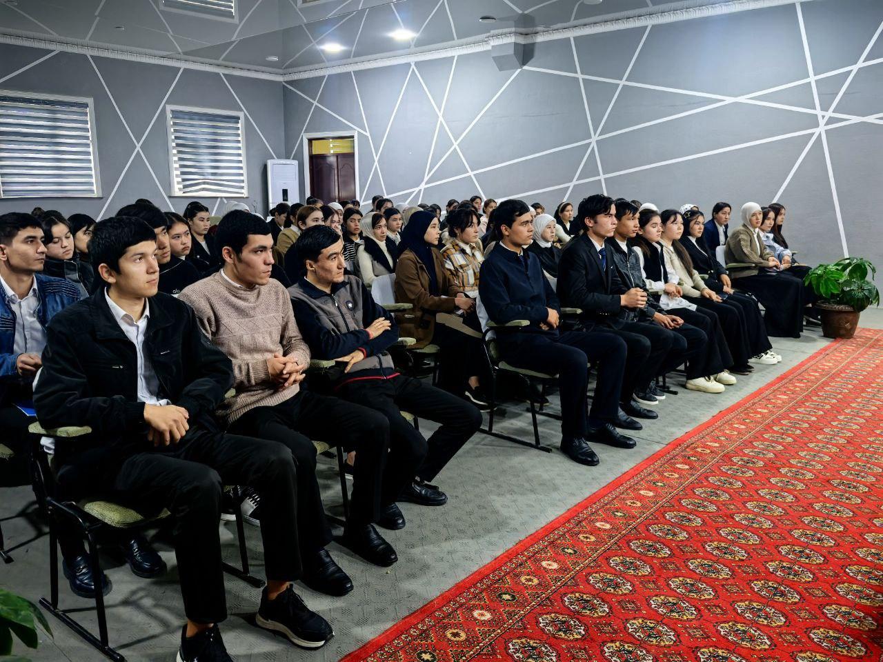 Namangandagi suhbatda yoshlar faollikka chaqirilidi