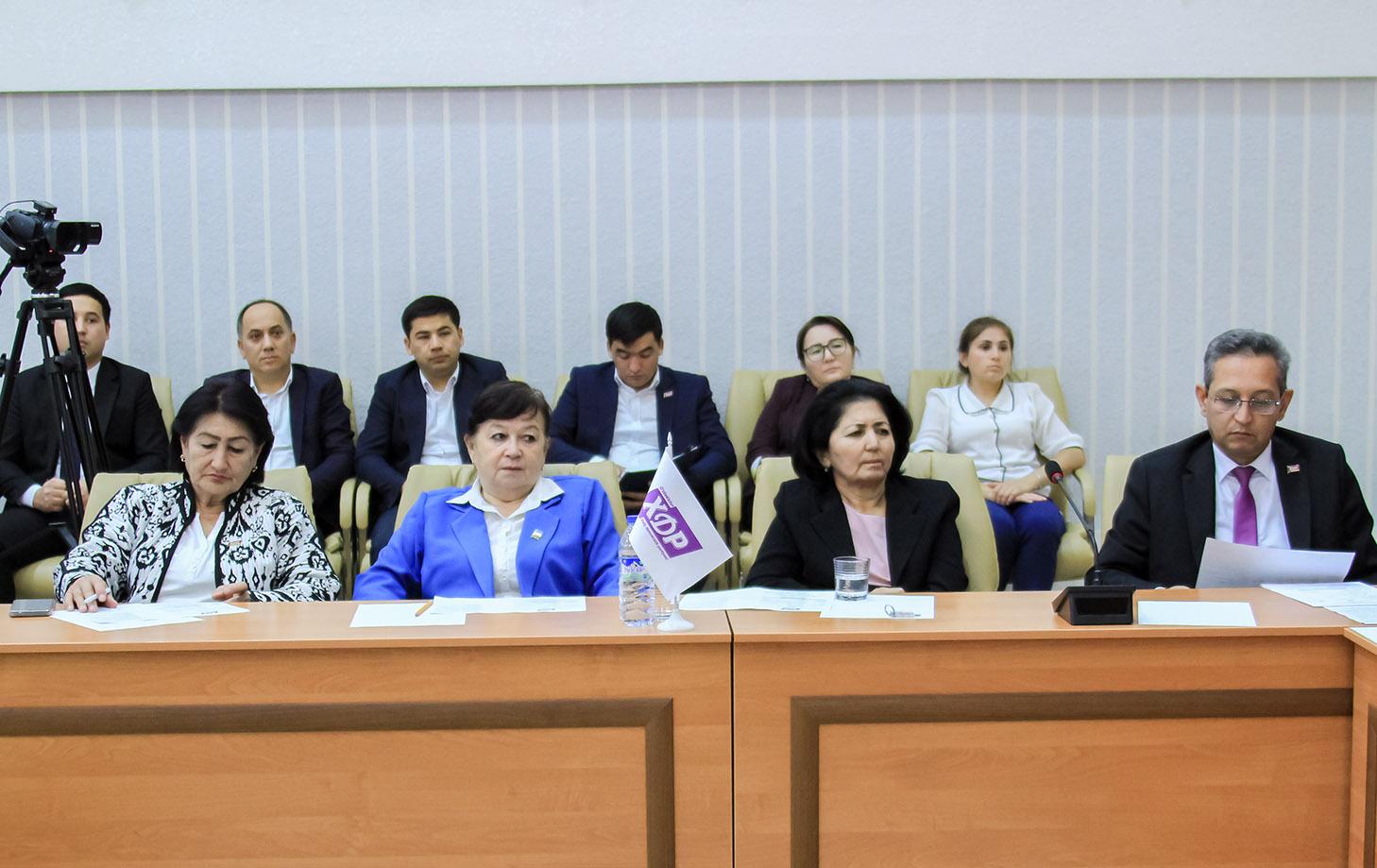Yangi ish o‘rinlari yaratish va aholi bandligini ta’minlash holatini o‘rganish yakunlari bo‘yicha jamoatchilik eshituvi o‘tkazildi