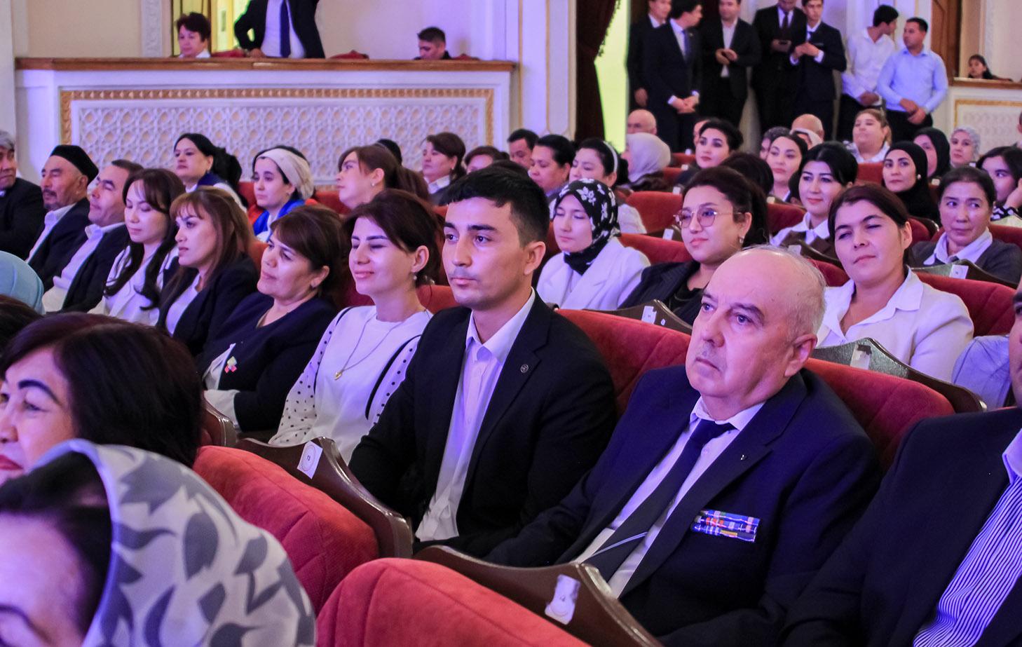 Ustozlarga yuksak ehtirom