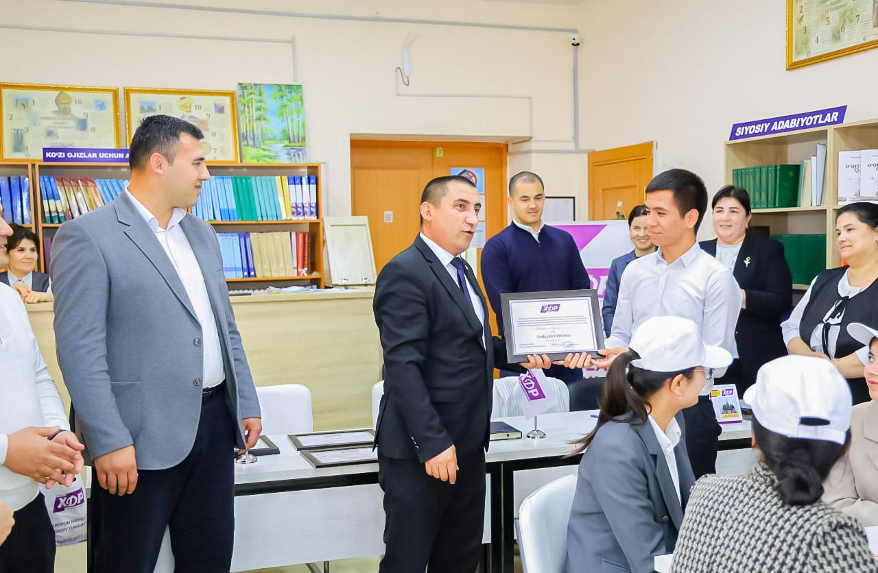 Урганчлик талабалар ўртасида “Сиёсатдаги ёшлар” интеллектуал турнири ўтказилди