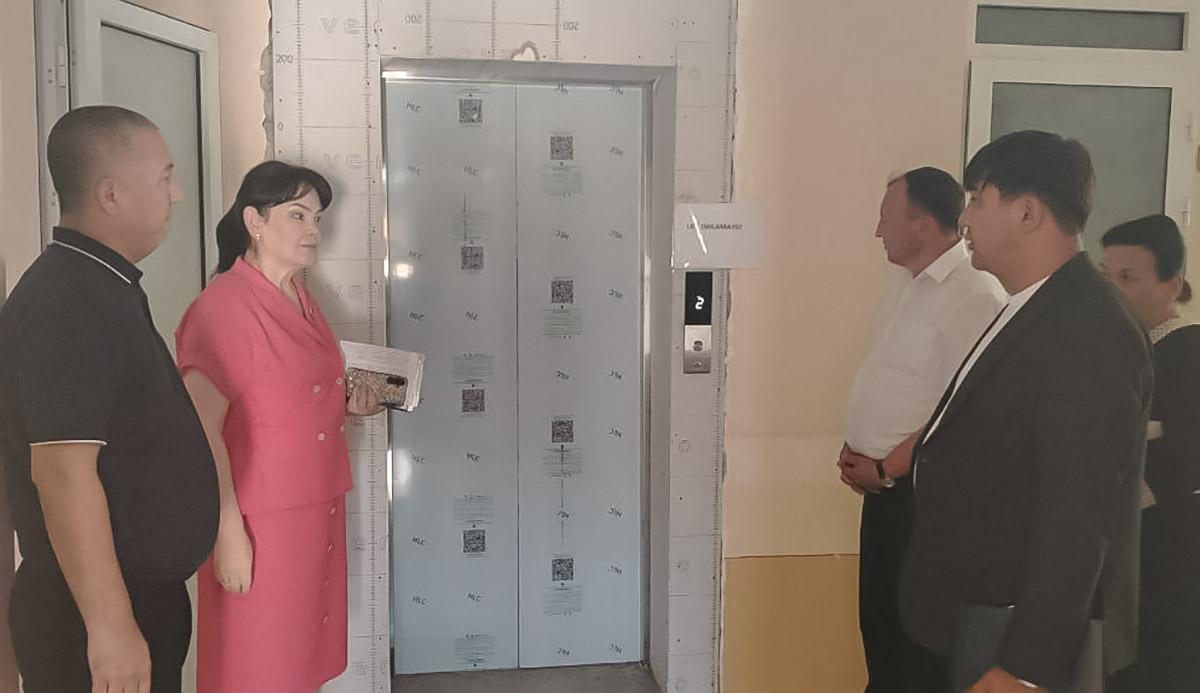 Энди Мирзачўл туман тиббиёт бирлашмасида лифт бор