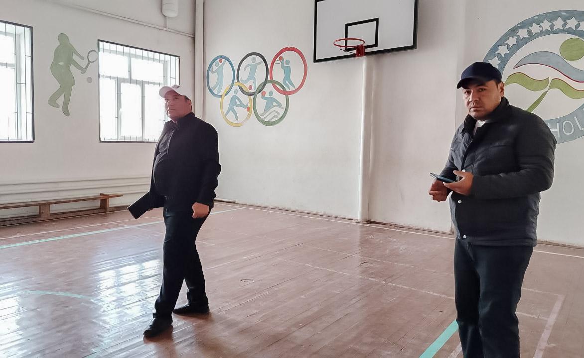 Deputat maktablardagi sport infratuzilmasini o‘rgandi