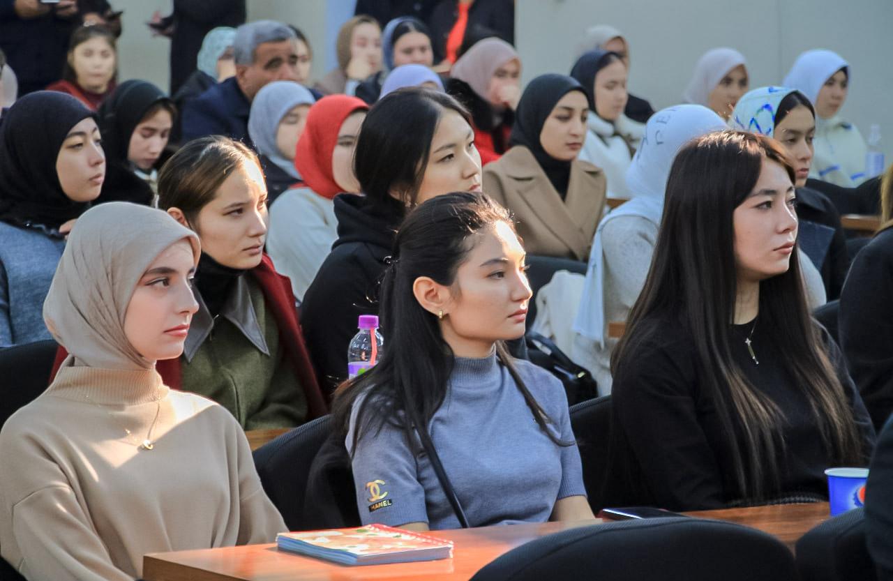 Farg‘onada yoshlar bandligi masalasi muhokama qilindi