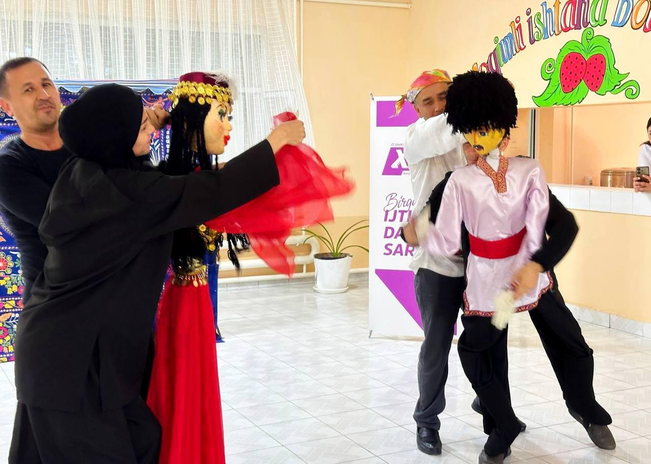 Mehr va quvonchga to‘la sahna: bolalar uchun qo‘g‘irchoq teatri namoyishi