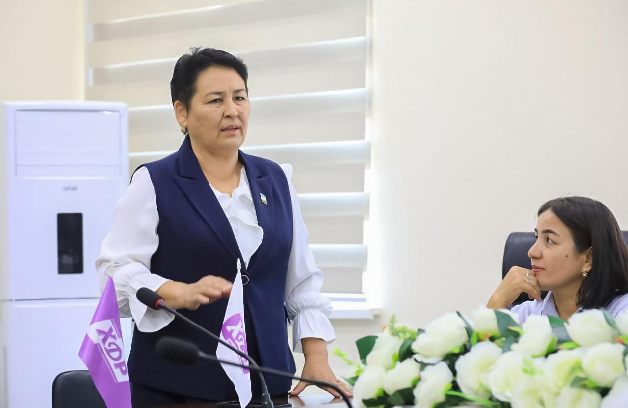 Termizda deputatlar yoshlar bilan uchrashdi
