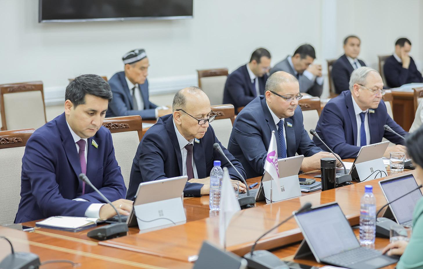 Kommunal soha, mehnat huquqi himoyasi – fraksiya e’tiborida
