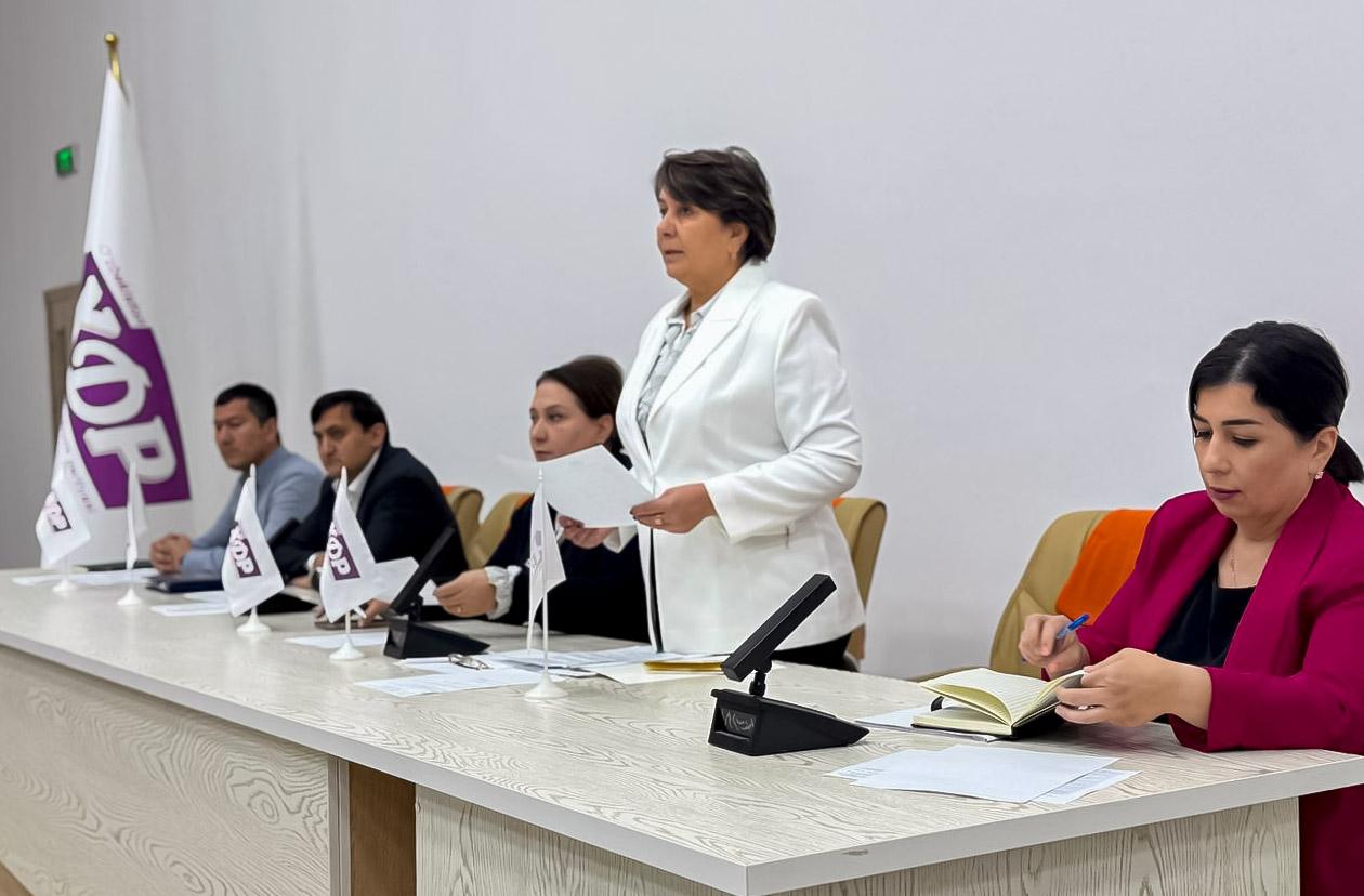 Yosh oilalarni qo‘llab-quvvatlash masalasi Buxoroda tanqidiy muhokama etildi