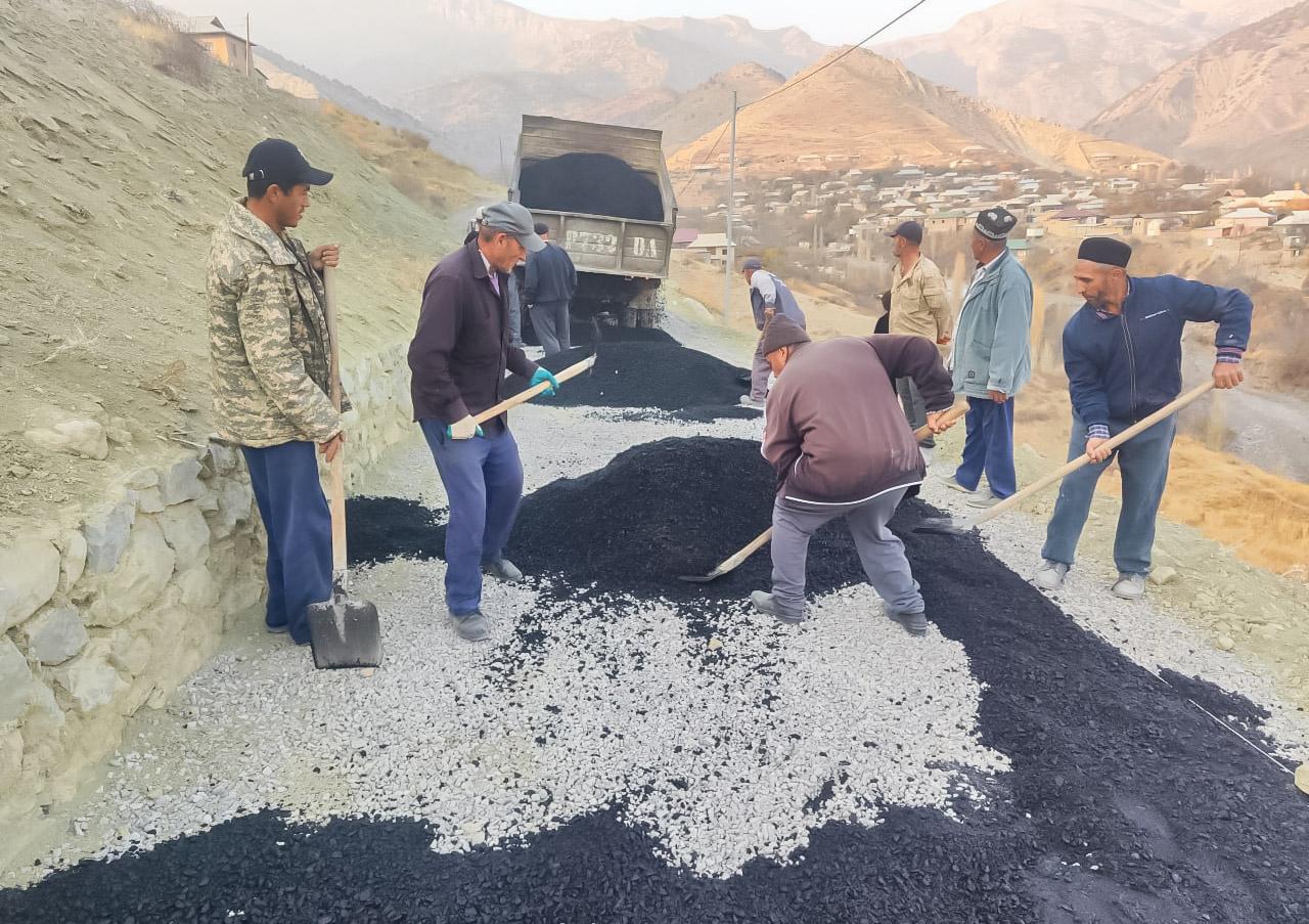 Deputat tashabbusi bilan ko‘chalarning 400 metr qismi asfaltlanmoqda