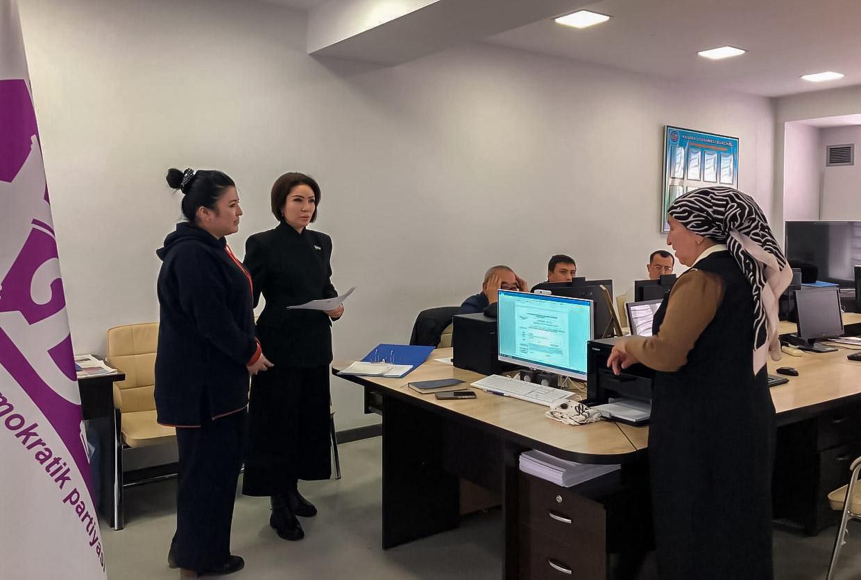 Депутатлар ҳудудларда коррупцияга қарши тарғибот ва мактаблар ҳолатини ўрганмоқда