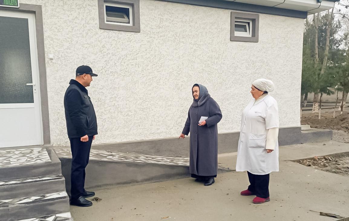 Bo‘stondagi ijtimoiy soha obyektlarida to‘siqsiz muhit yaratish borasidagi ishlar o‘rganildi