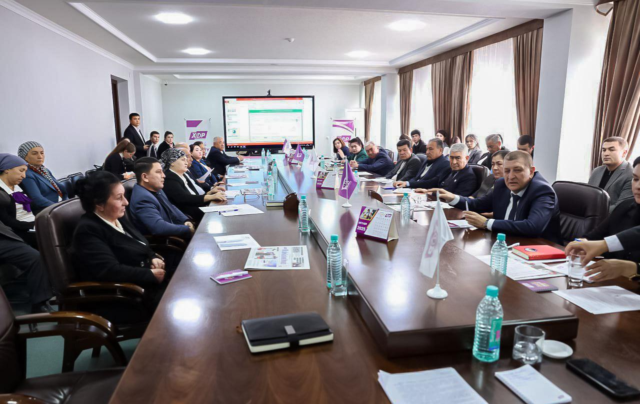 Jizzax viloyatidagi ijtimoiy xizmatlar holati muhokama qilindi