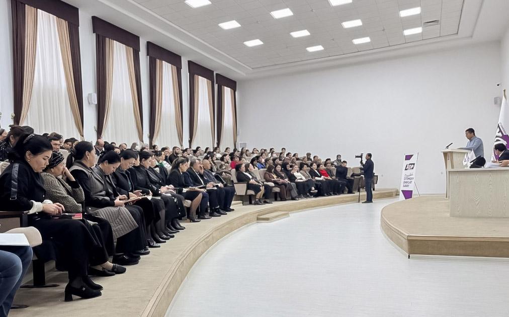Yosh oilalarni qo‘llab-quvvatlash masalasi Buxoroda tanqidiy muhokama etildi