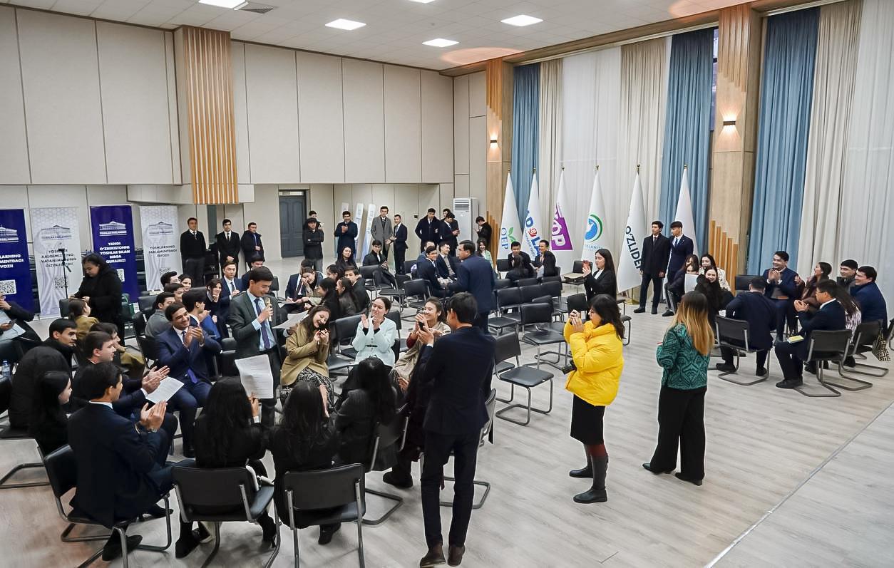 “Parlament maktabi” – yosh siyosatchilar uchun amaliy bilimlar makoni