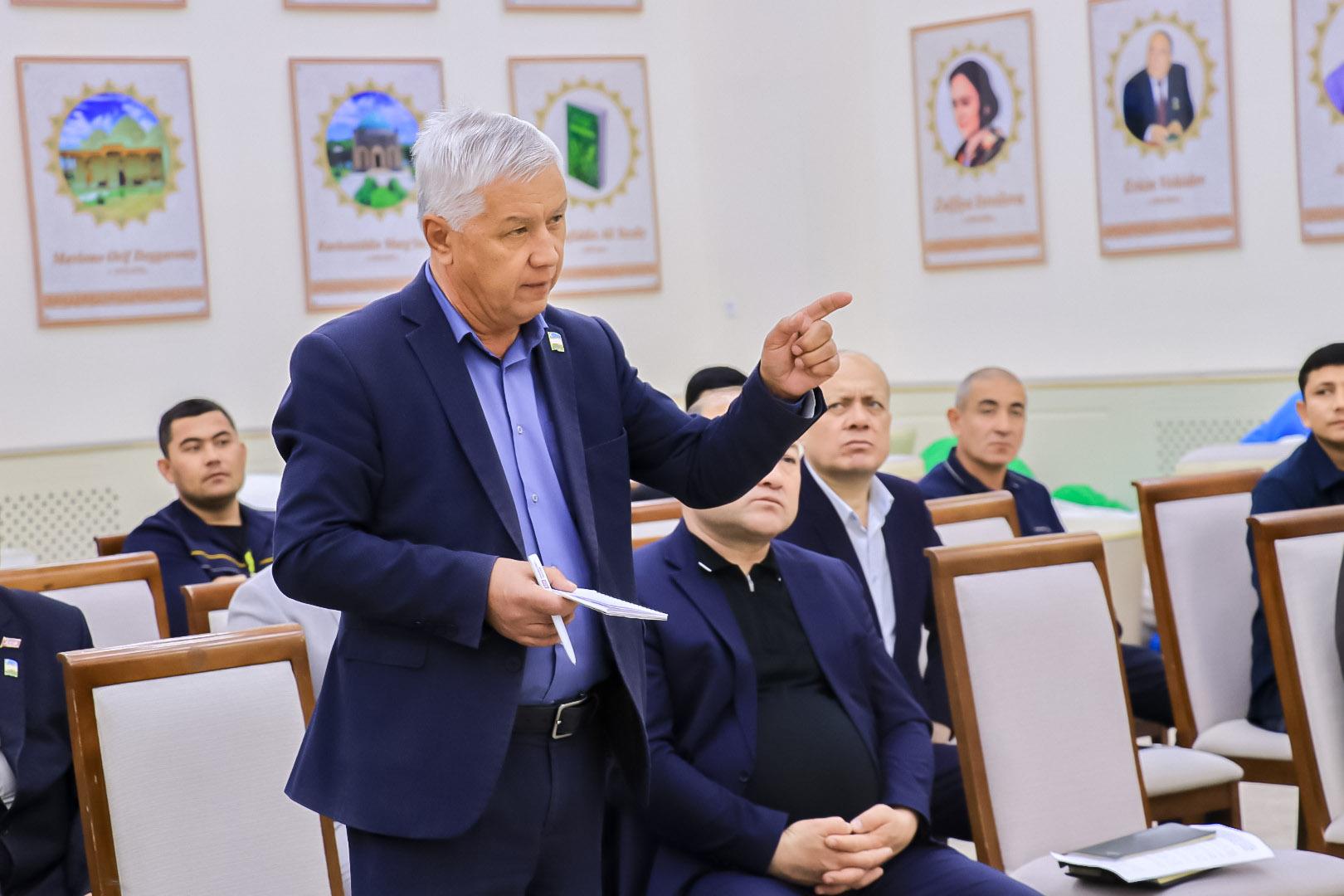 Navoiyda kambag‘allikni qisqartirish masalasida jamoatchilik eshituvi o‘tkazildi