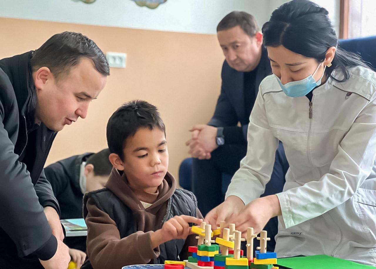 Beruniydagi imkoniyati cheklangan bolalarga mo‘ljallangan kunduzgi parvarish maskani o‘rganildi