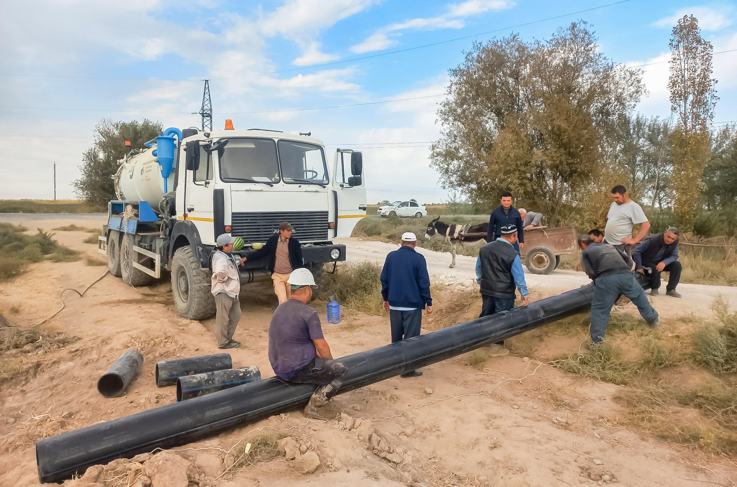 Yangikent mahallasidagi drenaj tizimi qayta tiklanmoqda