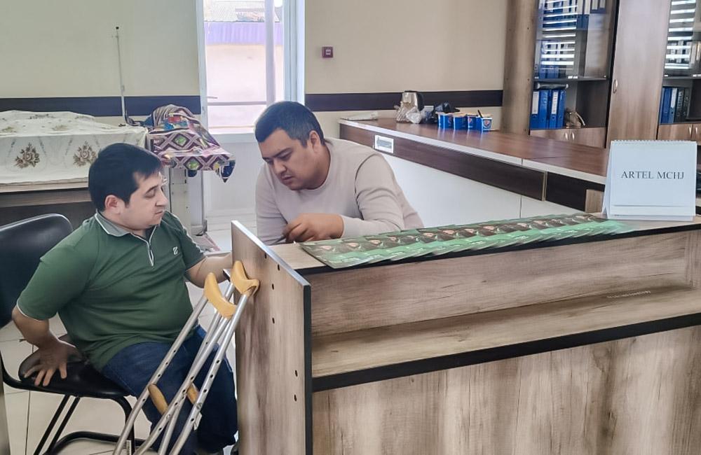 Ohangaron tumanida nogironligi bo‘lgan fuqarolar uchun mehnat yarmarkasi tashkil etildi