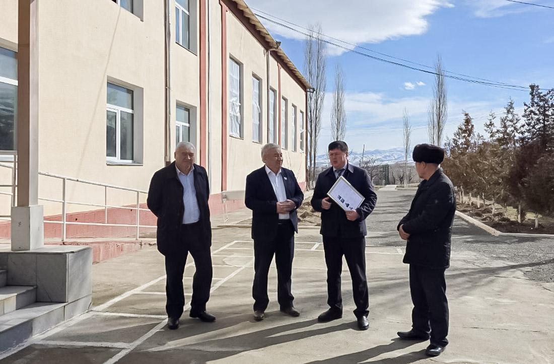 Deputatimiz maktablar infratuzilmasidagi muammolarni o‘rgandi