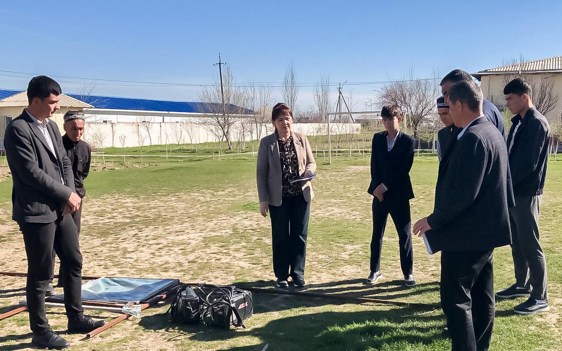 Yangiobodda yoshlarni talab yuqori bo‘lgan zamonaviy kasblarga yo‘naltirish masalalari muhokama qilindi