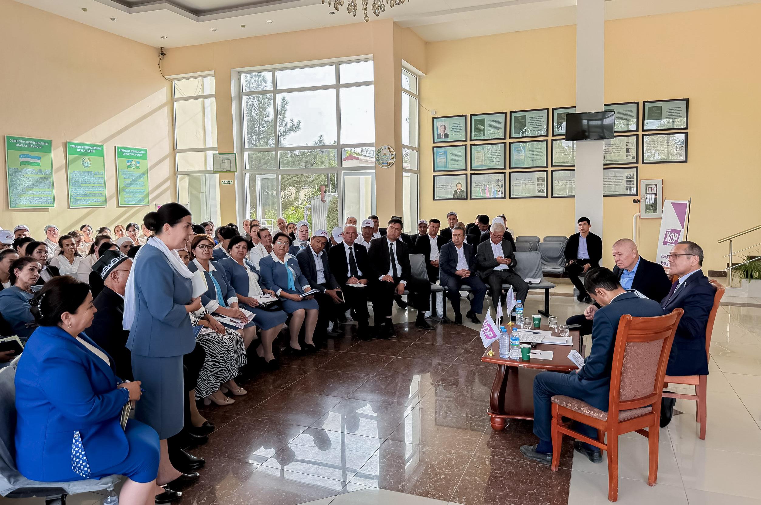 Тойлоқ туманида педагоглар билан очиқ мулоқот