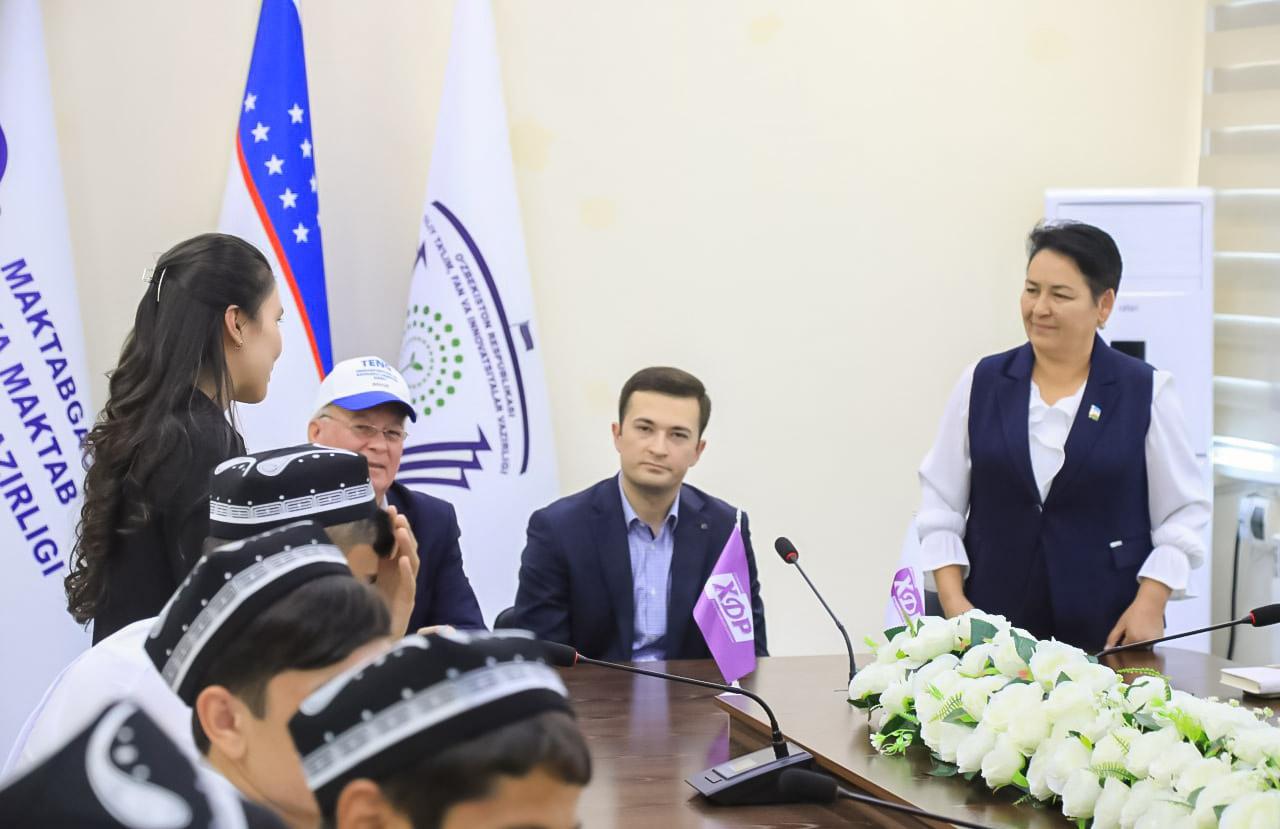Termizda deputatlar yoshlar bilan uchrashdi