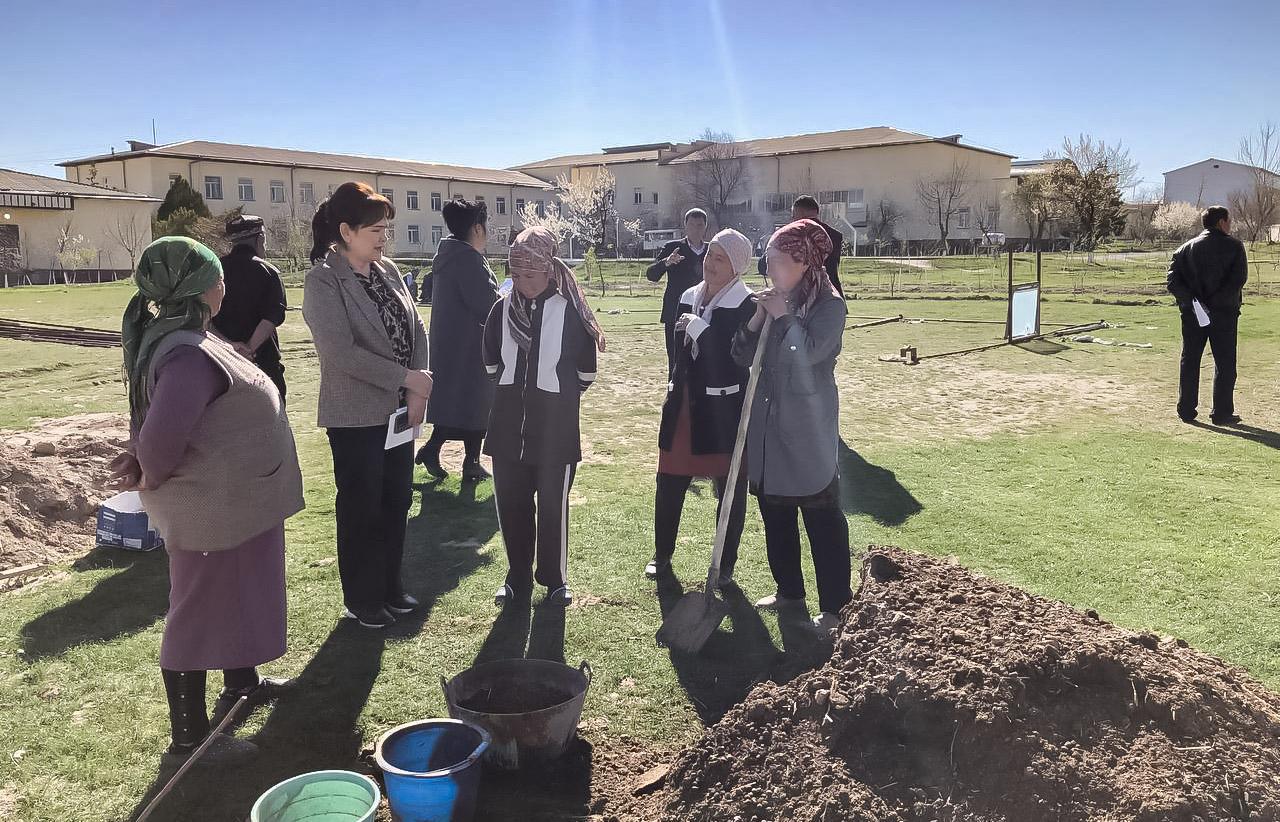 Yangiobodda yoshlarni talab yuqori bo‘lgan zamonaviy kasblarga yo‘naltirish masalalari muhokama qilindi