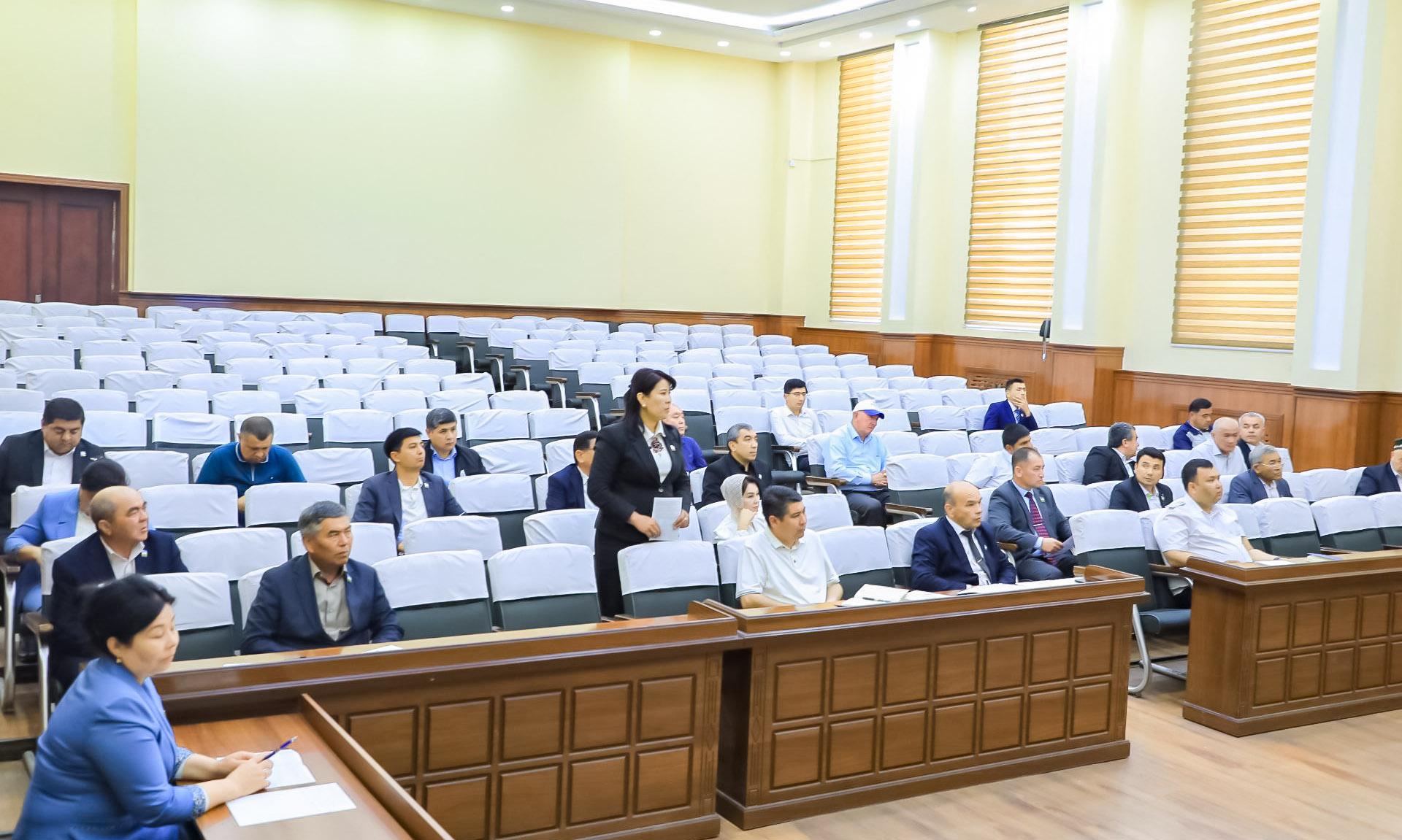 Наманган туманида Ўзбекистон ХДП гуруҳи ташаббуси билан ўрганилган масала сессияда муҳокама этилди