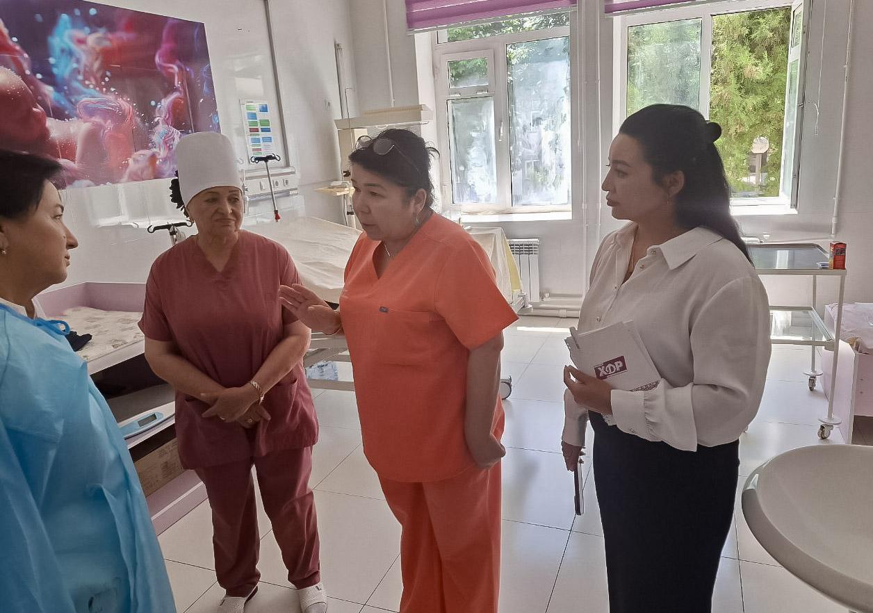 Deputatlarimiz aholiga ko‘rsatilayotgan tibbiy xizmat holati bilan tanishdi