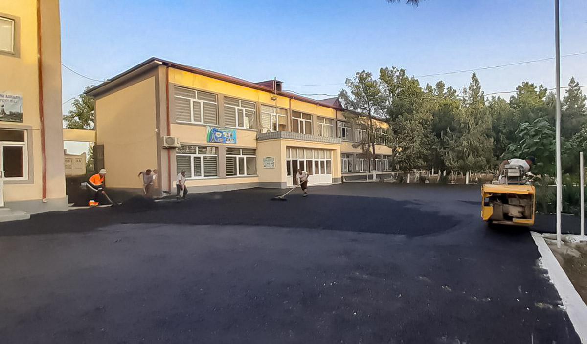 Deputat maktab hududini asfaltlash ishlariga boshchilik qildi