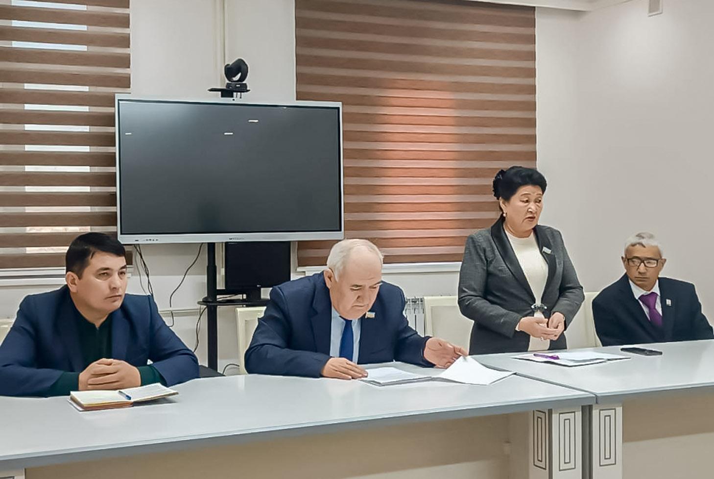 ХДП: “Камбағалликдан фаровонлик сари” дастури ижроси ўрганилди
